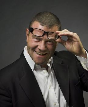 Giulio Golia conduce ''Focus Uno'' il nuovo magazine scientifico di Italia 1